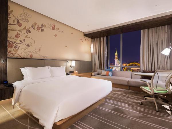 Hilton Garden Inn Ningbo : photo 2 de la chambre chambre lit king-size