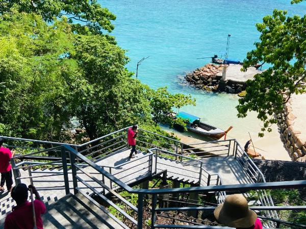 HIP Seaview Resort @ Phi Phi : photo 1 de la chambre grand bungalow - vue sur mer