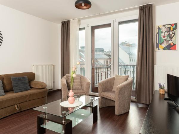 Gozsdu Court Budapest : photo 4 de la chambre appartement 1 chambre de luxe avec balcon 