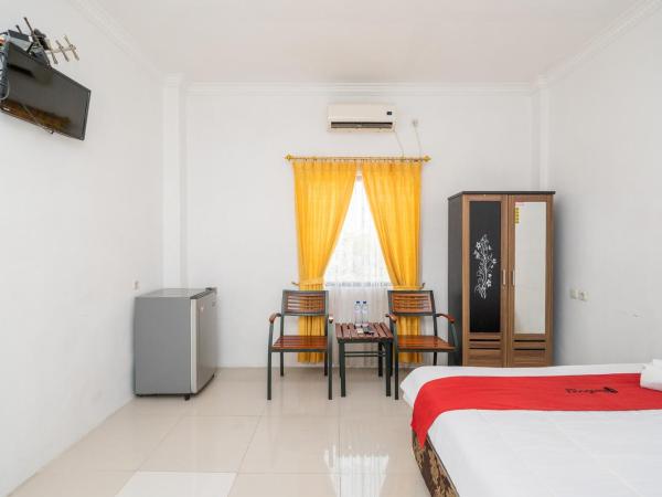 RedDoorz at Gunungsari Surabaya 2 : photo 5 de la chambre chambre double standard