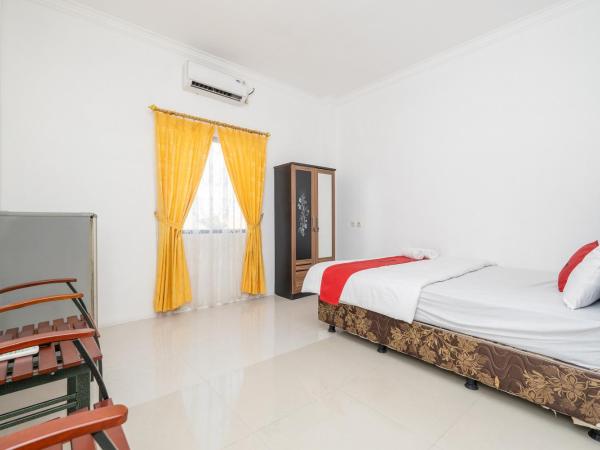 RedDoorz at Gunungsari Surabaya 2 : photo 9 de la chambre chambre double standard