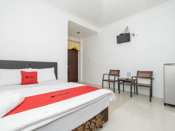 RedDoorz at Gunungsari Surabaya 2 : photo 10 de la chambre chambre double standard