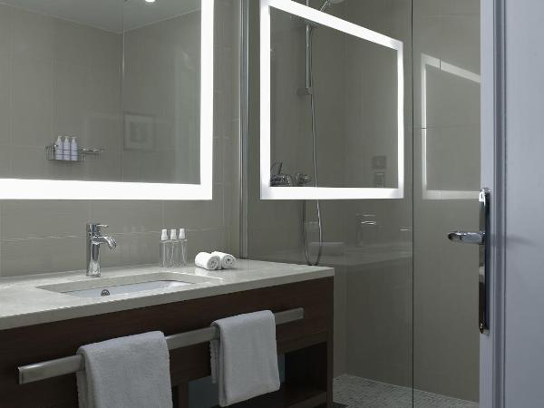 Paris Marriott Opera Ambassador Hotel : photo 3 de la chambre chambre supérieure lit queen-size