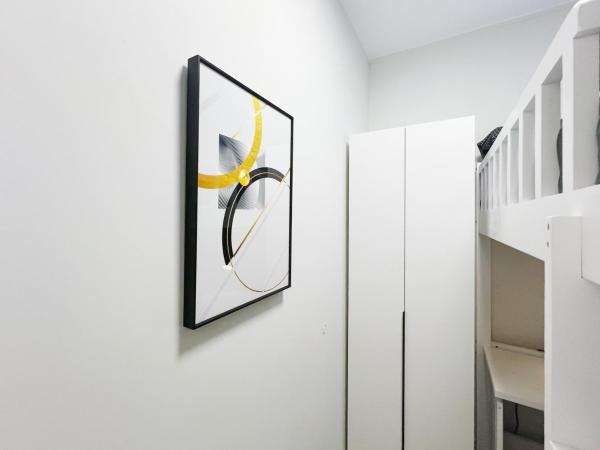 Student Accommodation - 188 Wan Chai Road : photo 4 de la chambre chambre simple avec toilettes et douche communes