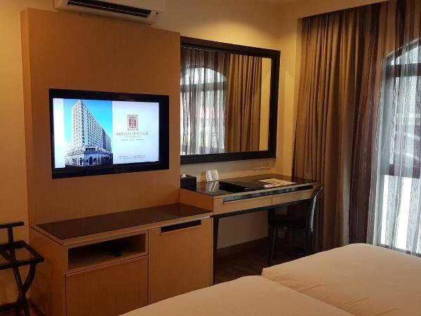 Imperial Heritage Hotel Melaka I City Centre I Free Club Lounge Access I Free Wifi I Free Parking : photo 5 de la chambre chambre triple familiale