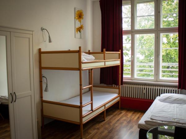 Metropol Hostel Berlin : photo 3 de la chambre chambre triple
