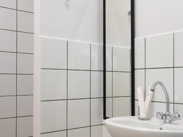 Cabins Sleeping : photo 8 de la chambre cabin_06_sleeping