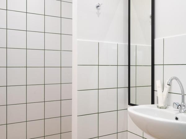 Cabins Sleeping : photo 7 de la chambre cabin_06_sleeping