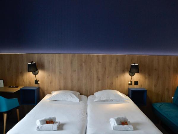 Villages Clubs du Soleil - LA BAULE : photo 3 de la chambre chambre double avec salle de bains privative