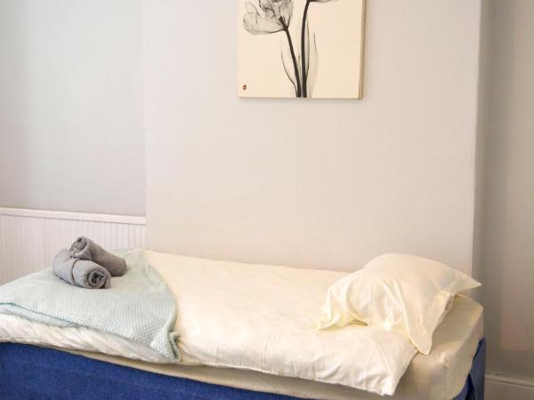 Kensington Guest House Liverpool : photo 4 de la chambre chambre lits jumeaux