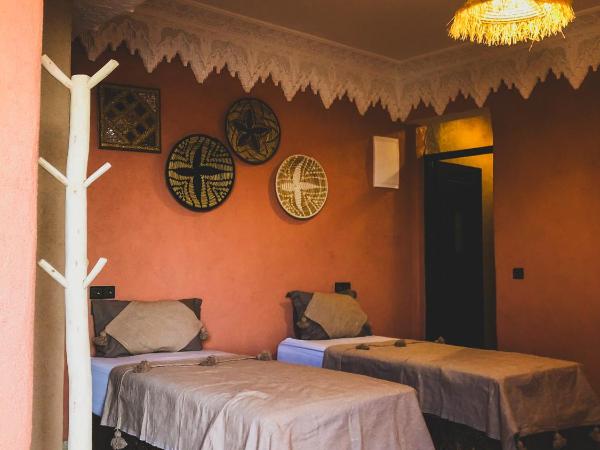 Panorama Guesthouse : photo 2 de la chambre chambre triple avec salle de bains privative