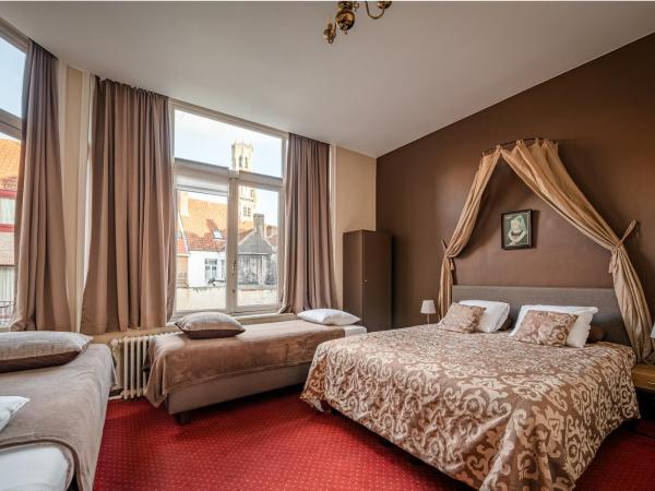 Hotel Van Eyck : photo 2 de la chambre chambre quadruple standard