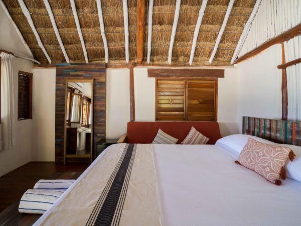 BT Live Tulum located at the party zone : photo 3 de la chambre bungalow