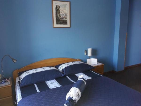 Villa Tudor : photo 8 de la chambre chambre double avec balcon - vue sur mer