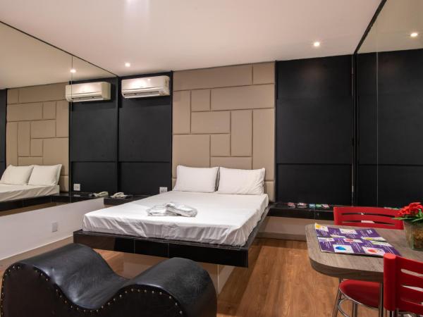 Motel Fantasy 1 : photo 8 de la chambre suite deluxe avec lit king-size