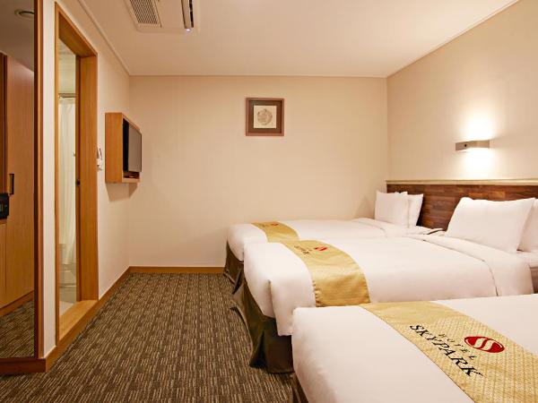 Hotel Skypark Myeongdong 1 : photo 3 de la chambre chambre triple