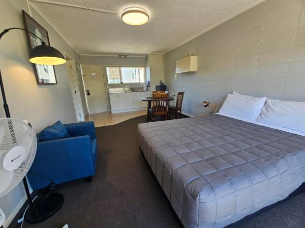 Tui Oaks Motel : photo 2 de la chambre appartement - rez-de-chaussée