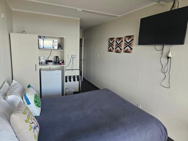 Tui Oaks Motel : photo 2 de la chambre studio avec vue sur lac