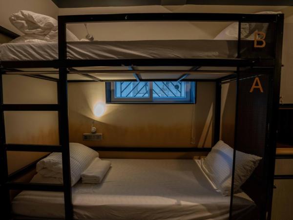Draper Startup House for Entrepreneurs Hyderabad : photo 2 de la chambre lit dans dortoir pour hommes de 4 lits