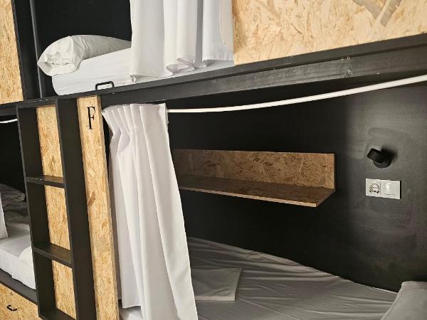 Planeta Cadiz Hostel : photo 4 de la chambre lit dans dortoir pour femmes de 4 lits