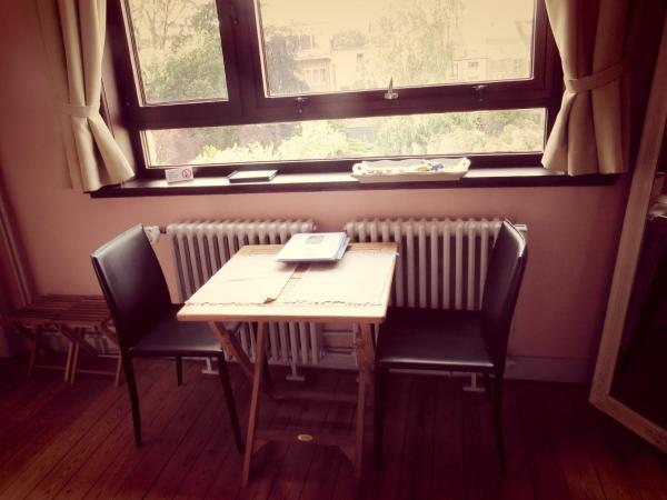 B&B Lieven Bauwens : photo 5 de la chambre chambre double ou lits jumeaux avec salle de bains privative