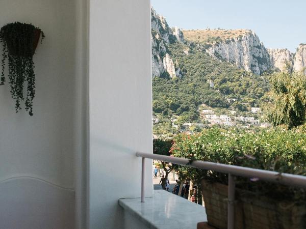 Il Capri Hotel : photo 3 de la chambre chambre double avec balcon - vue sur mer