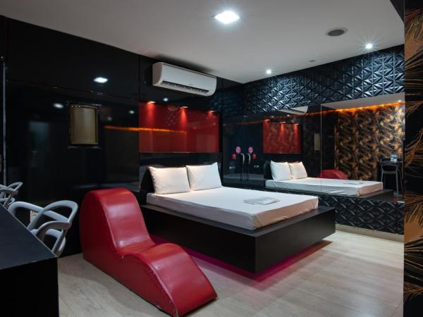 Motel Fantasy 3 (Adult Only) : photo 2 de la chambre chambre double avec baignoire spa