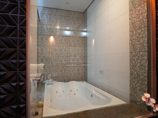 Motel Fantasy 3 (Adult Only) : photo 9 de la chambre chambre double avec baignoire spa