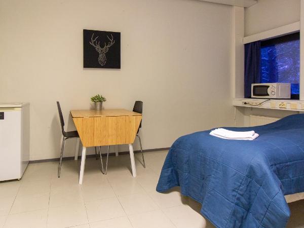 Forenom Hostel Vantaa Airport : photo 2 de la chambre chambre lits jumeaux standard avec salle de bains commune