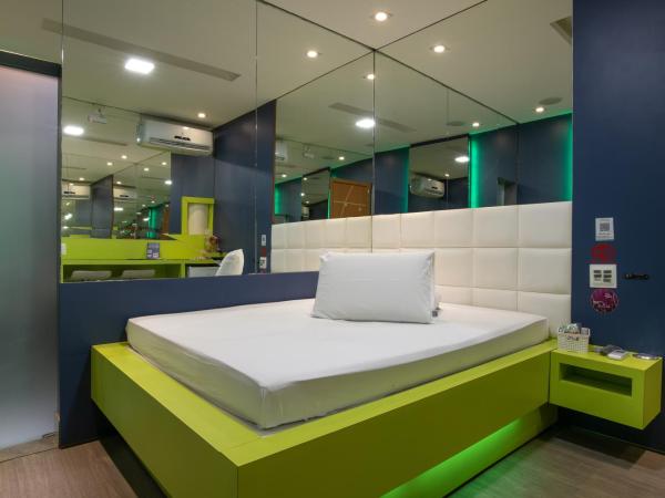 Motel fantasy 4 (adult Only) : photo 9 de la chambre suite deluxe