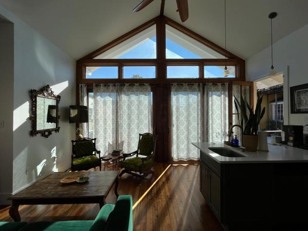 Auld Sweet Olive Bed and Breakfast : photo 4 de la chambre suite deluxe avec lit king-size