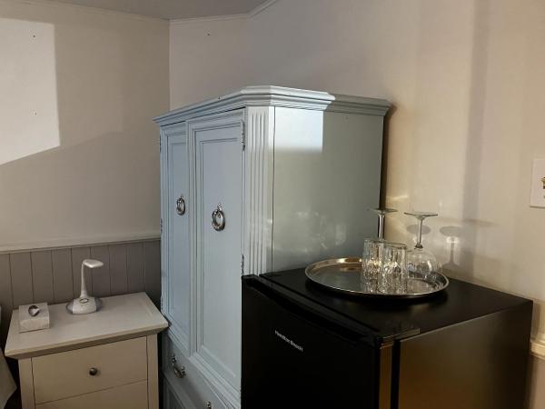 Manoir Sainte Genevieve : photo 8 de la chambre chambre lit king-size Économique - sous-sol