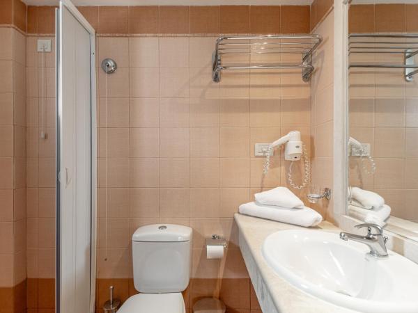 Naxos Resort Beach Hotel : photo 5 de la chambre chambre double - vue sur jardin