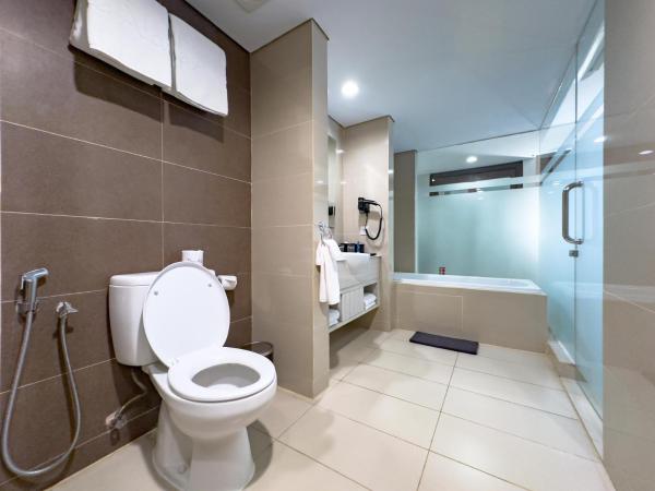 The Alana Hotel & Conference Center Malioboro Yogyakarta by ASTON : photo 1 de la chambre suite exécutive