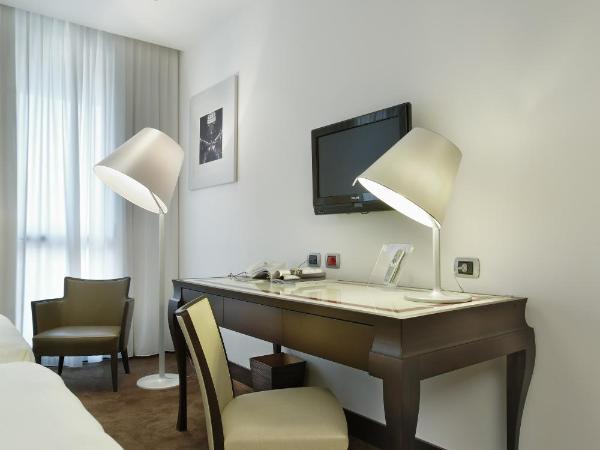UNAHOTELS Cusani Milano : photo 5 de la chambre chambre double supérieure