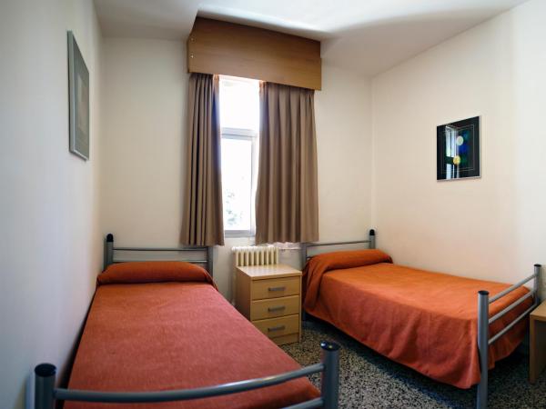 Albergue Inturjoven Granada : photo 6 de la chambre lit simple en dortoir