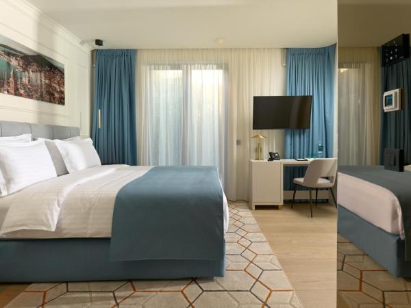 Mirari Boutique Hotel : photo 2 de la chambre executive room with balcony and partial sea view