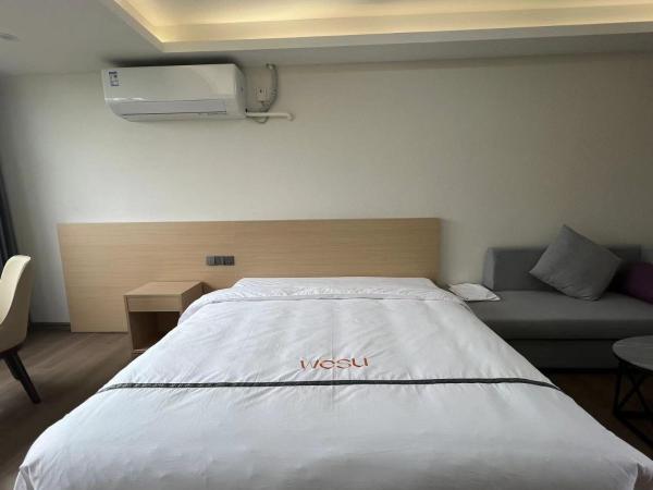 Weisu Service Apartment - Shenzhen Songpingshan Science and Technology Park Store : photo 4 de la chambre chambre lit queen-size confort 
