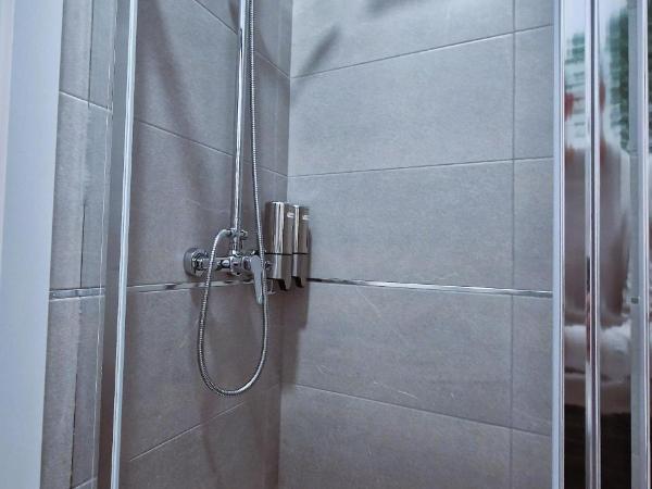 Hostal A Nuestra Senora de La Paloma : photo 4 de la chambre chambre simple avec salle de bains privative