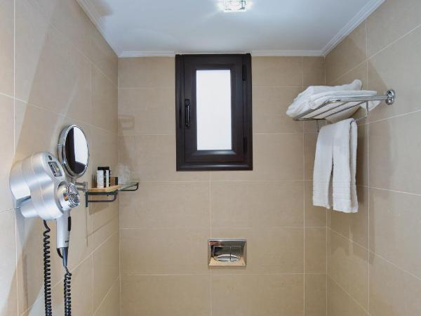 Sweet Home Hotel : photo 8 de la chambre chambre double – vue partielle sur acropole