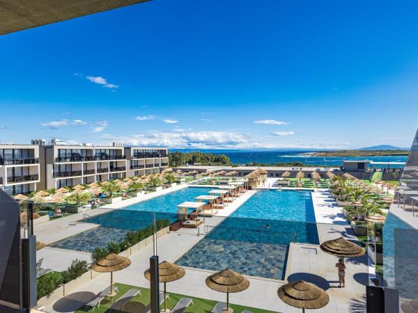 Del Mar Emotion Resort : photo 8 de la chambre deluxe double room with balcony - pool side