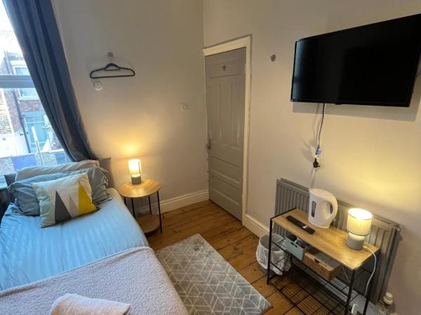 Rooms Anfield- 5 mins from LFC : photo 3 de la chambre chambre lits jumeaux standard