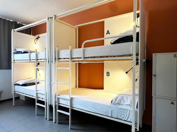 Mio Hostel : photo 10 de la chambre  lit dans dortoir de 4 lits avec salle de bains privative
