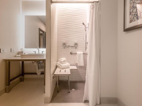 Element Dallas Downtown East : photo 6 de la chambre chambre lit king-size