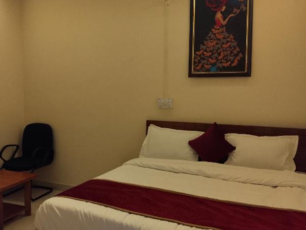 JMD 13 Hotel : photo 4 de la chambre chambre double avec salle de bains privative