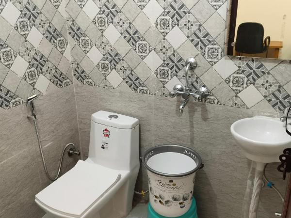 JMD 13 Hotel : photo 7 de la chambre chambre double avec salle de bains privative