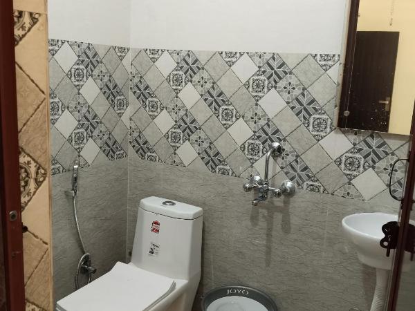 JMD 13 Hotel : photo 10 de la chambre chambre double avec salle de bains privative