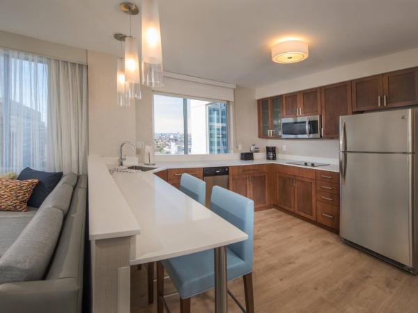 Residence Inn by Marriott Baltimore at The Johns Hopkins Medical Campus : photo 5 de la chambre one-bedroom king suite with sofa bed - hearing accessible/high floor