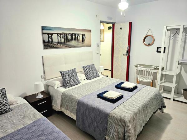 Centric Rooms Mercado : photo 7 de la chambre chambre double ou lits jumeaux avec salle de bains commune