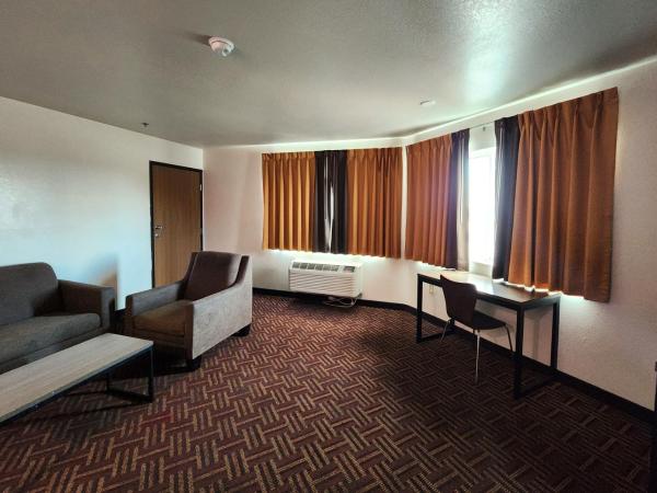 Super 8 by Wyndham Austin North/University Area : photo 6 de la chambre suite 1 chambre avec 2 lits queen-size - non-fumeurs